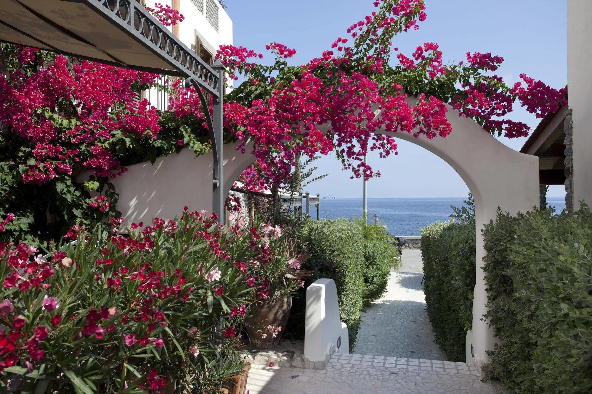 Hotel Residence Acquacalda Lipari  Bagian luar foto