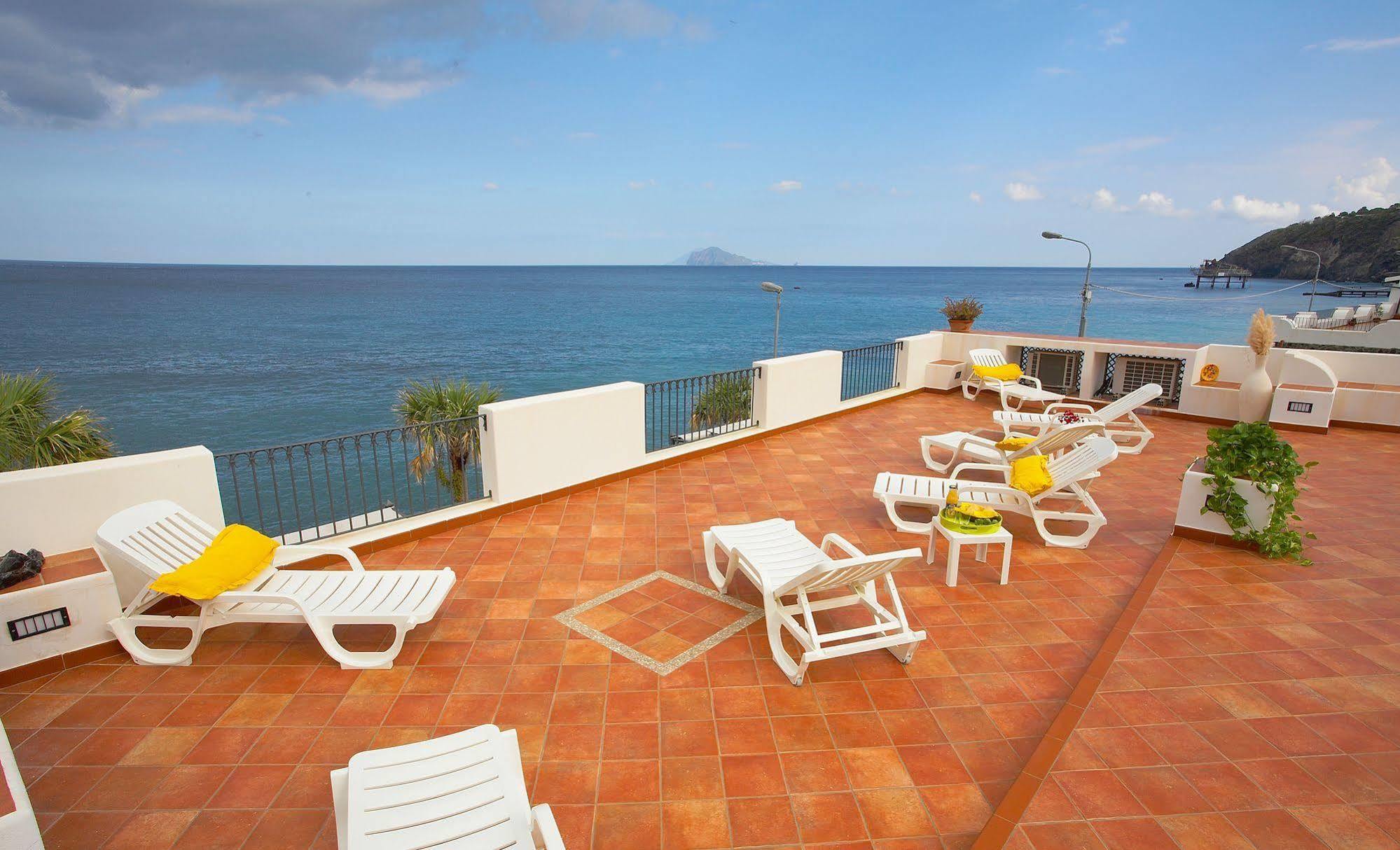 Hotel Residence Acquacalda Lipari  Bagian luar foto