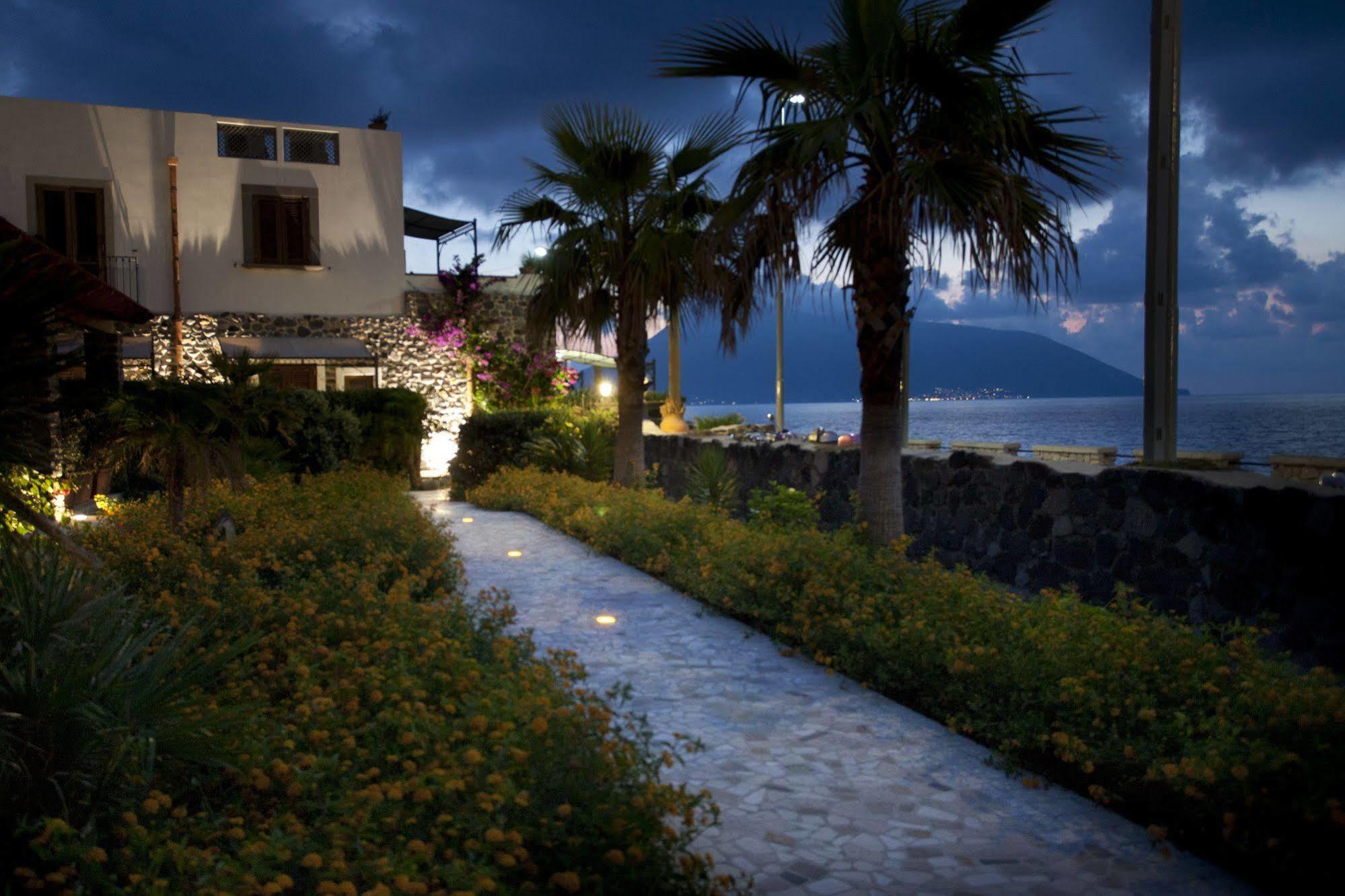 Hotel Residence Acquacalda Lipari  Bagian luar foto